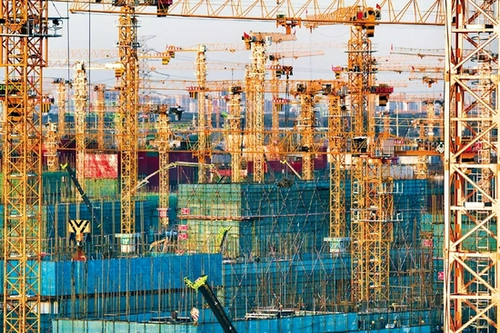 河北雄安新区工程建设紧张有序，楼宇拔地而起，城市面貌日新月异。 人民视觉 刘帅冶/摄