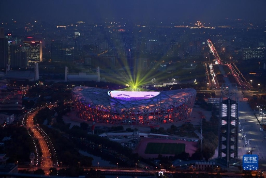 这是2021年10月28日拍摄的国家体育场夜景。新华社记者 张晨霖 摄