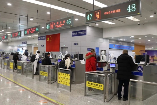  （资料图 ：来自机场边检公众号&nbsp;魏文亨 摄）