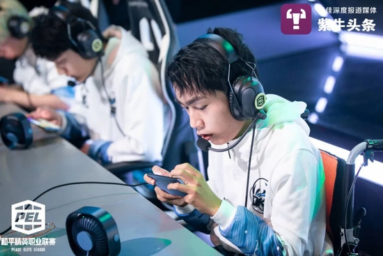 七仔打比赛的时候全神贯注