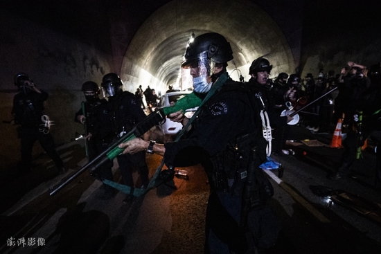 资料图：美国警方执法