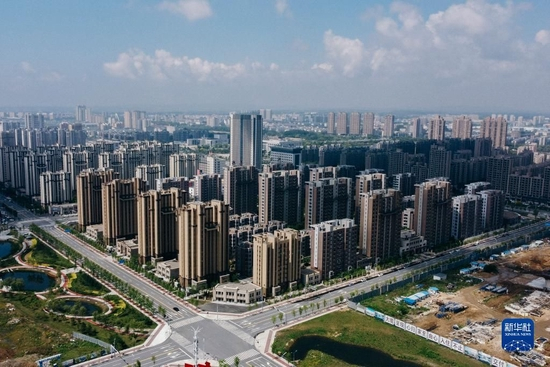 　吉林省梅河口市城区景色（6月8日摄，无人机照片）。新华社记者 许畅 摄