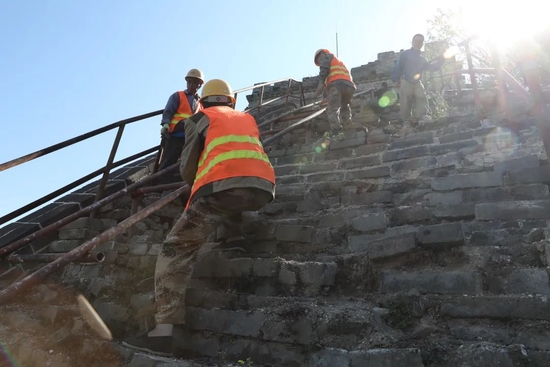 　2020年9月18日，八达岭古长城景区67-69号敌台修复现场。