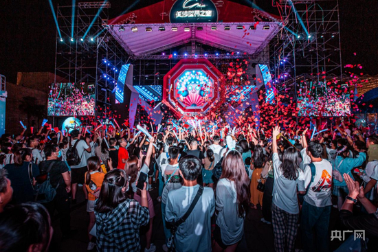  丰富的夜生活是年轻人爱上长沙的理由之一（央广网发 长沙市委网信办供图）