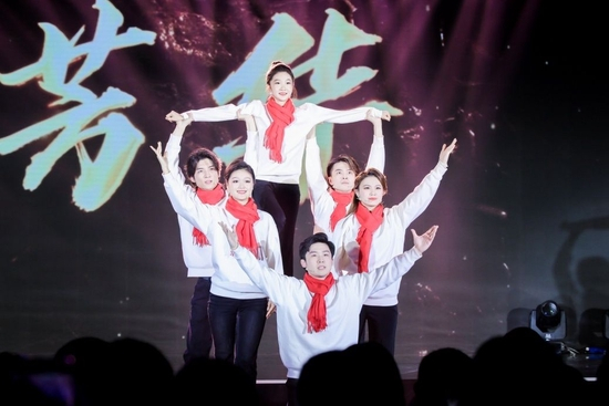  中国音乐学院的乐动韶光战队献唱参赛歌曲《芳华》