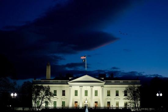 这是1月20日在美国首都华盛顿拍摄的白宫。新华社记者刘杰摄