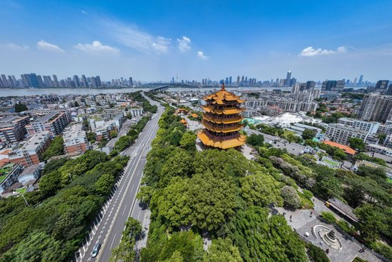 这是位于湖北省武汉市的黄鹤楼（2023年6月14日摄，无人机拼接照片）。新华社记者 伍志尊 摄
