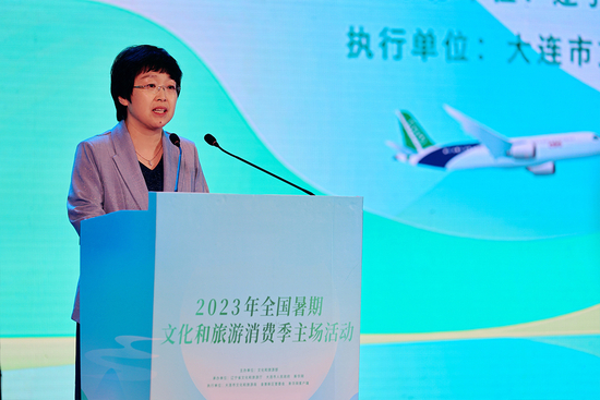 图为辽宁省副省长郭彩云致辞. 新华网发