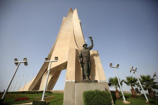  位于阿尔及利亚首都阿尔及尔的无名烈士纪念碑。