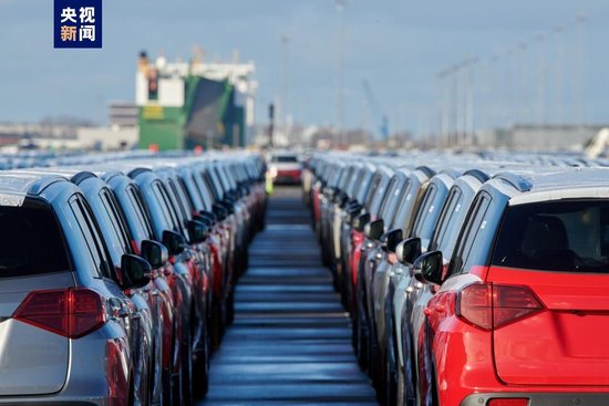  △比利时安特卫普-布鲁日港等待运出的中国品牌汽车