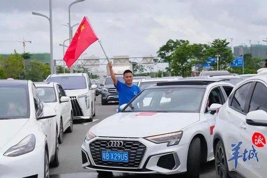 小米 SUV 汽车谍照曝光，采用无边框车门设计