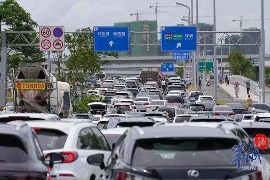 索马里一军事基地遭汽车炸弹袭击 至少3人死亡