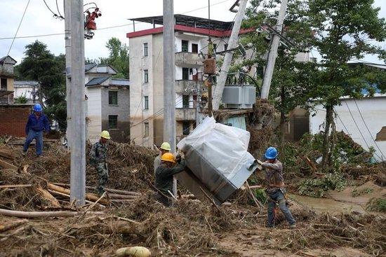 山东泰安东平发生交通事故 已造成11人死亡