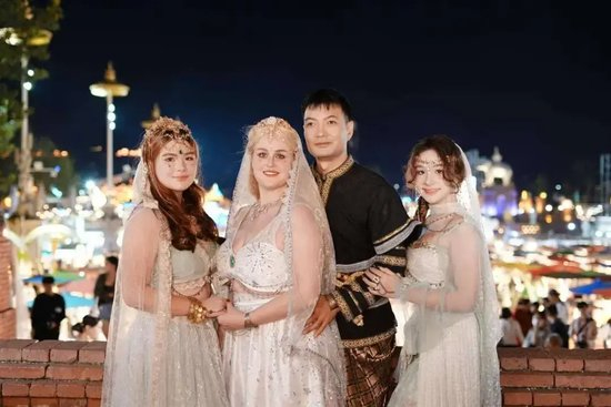 吴彦举一家四口（来源：受访者提供）