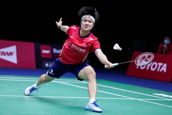 何冰娇2-0战胜杨心乔，晋级全运会羽毛球女单16强