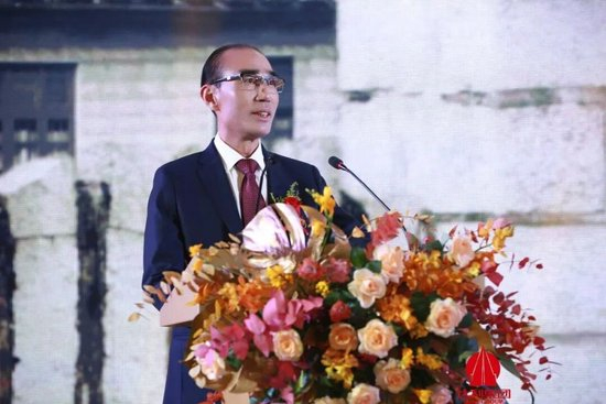 福建前首富许世辉交棒，80后女儿上位！其家族财富曾超宗庆后家族，妻女仍是福建女首富！旗下有达利园、可比克、和其正等品牌