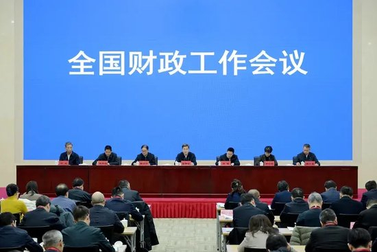 伊朗最高领袖会见黎寻呼机爆炸事件中受伤大使