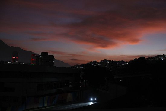 1月3日，委内瑞拉加拉加斯大范围停电。（视觉中国）