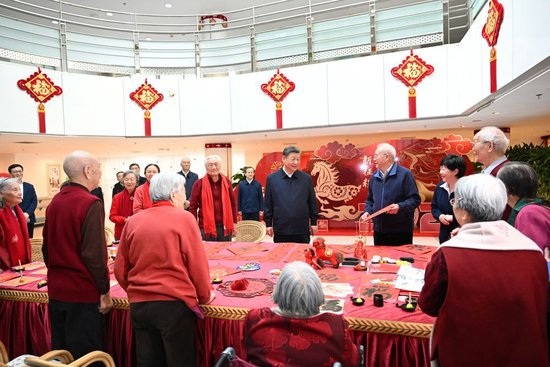  2026年2月10日，习近平总书记在北京西城区“吾老·新街”养老服务街区银龄老年公寓考察。新华社记者 谢环驰 摄