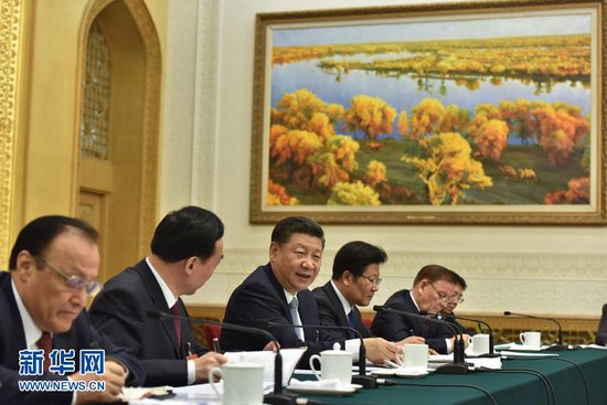 2017年3月10日，习近平总书记参加十二届全国人大五次会议新疆代表团的审议。新华社记者 李涛 摄