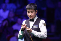 赵心童连轰两杆破百以5-0战胜韩富源，晋级斯诺克世界公开赛64强