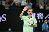 ATP1000迈阿密大师赛第三轮：梅德韦杰夫1-2不敌塞伦德罗