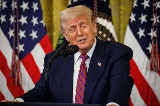 美国公布战争结束时间：再打2~4周！核设施、电厂等遭袭，伊朗：特朗普明明说了暂停10天！美方确认：基地被炸，飞机受损、多人受伤_乐游天下