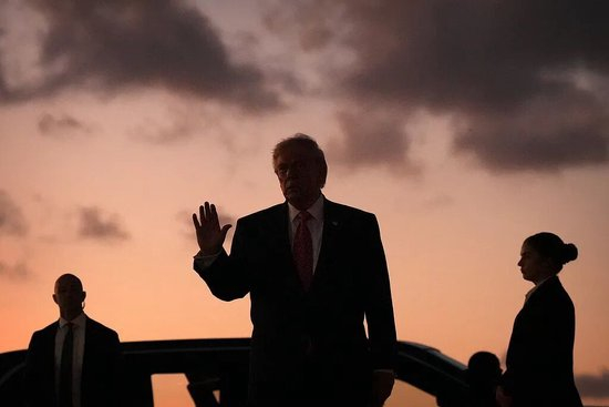 特朗普，“最后一击”_乐游天下