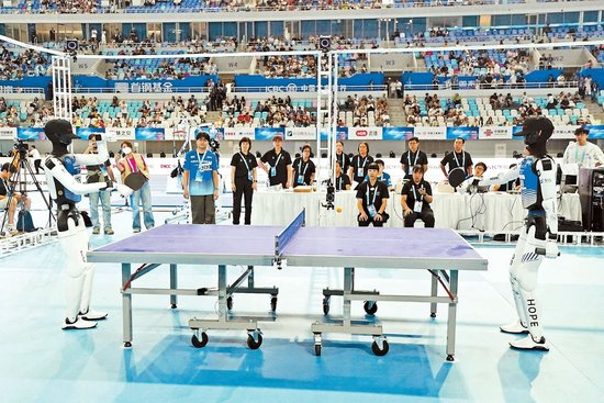 8月24日，自由搏擊項目58KG級比賽現場 攝影/記者 崔峻