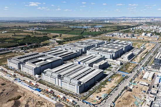 这是9月10日拍摄的世纪互联乌兰察布云智算中心一号基地（无人机照片）。新华社记者 李志鹏 摄