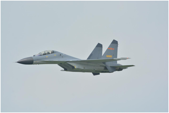 图11 歼-11BS低空通场