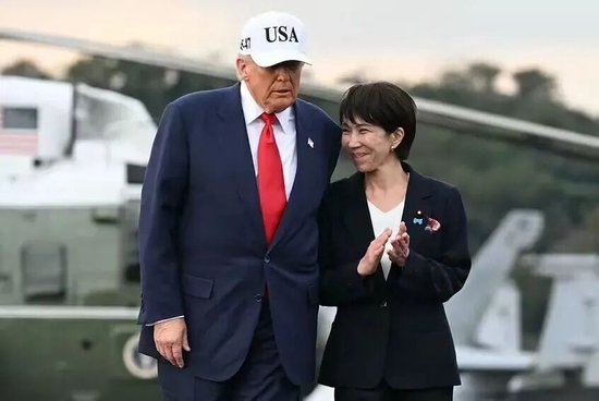 　特朗普访问日本期间带高市早苗前往驻日美军基地图：新华社