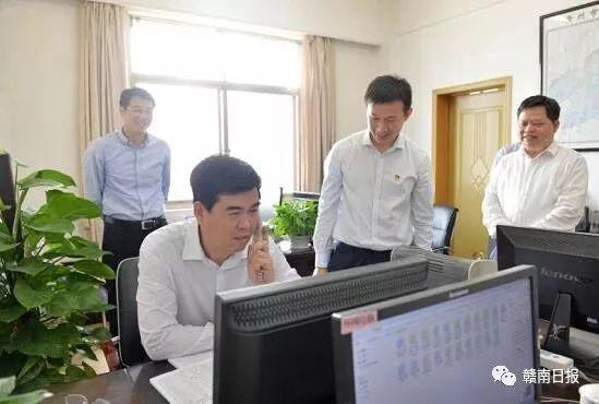 李炳军现场接电话