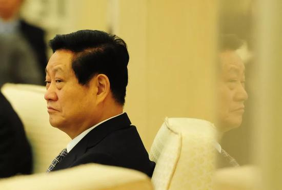 　　2014年3月7日，十二届全国人大二次会议陕西代表团举行全体会议，审议政府工作报告。全国人大代表、陕西省委书记赵正永听取代表发言。图/中新图库