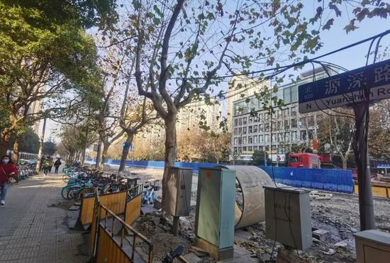 △浦电路源深路路口工程仍在进行