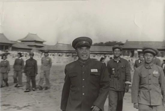  朱德参观故宫（1949年4月19日）