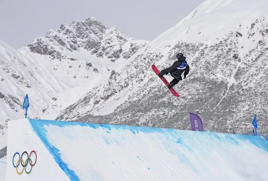 苏翊鸣在米兰坡障决赛夺金。图：视觉中国