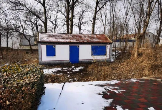  图为李英伦家的小卖部，17年前小玉在这里买完圆珠笔后失踪遇害