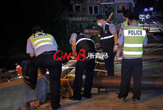 凌晨2点多，公安、消防等部门仍在现场排查搜救