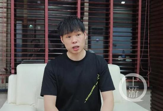  6月11日，李威威在湖北荆门接受上游新闻记者采访。/记者 沈度