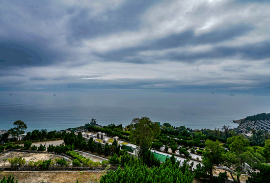 △ 大鹏湾华侨墓园，图源：墓团网