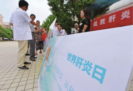 　　核苷类抗病毒药物被世界公认为治疗病毒性肝炎最有效的药物，然而中国的肝炎治疗在青睐保肝药的同时，接受正规抗病毒治疗的比例却极低。图/IC