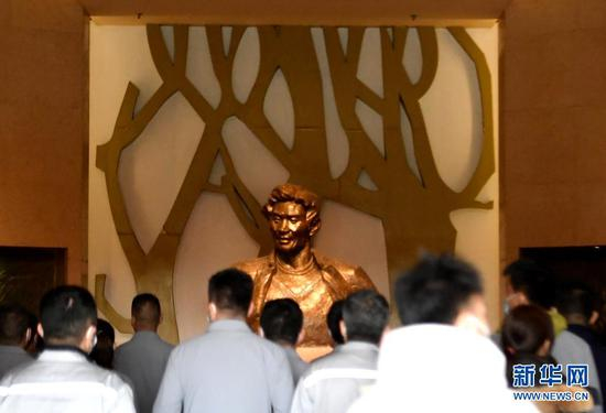  3月2日，参观者在位于河南兰考的焦裕禄同志纪念馆参观。新华社记者 郝源 摄