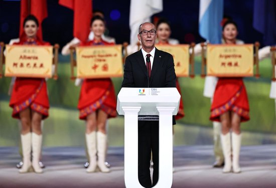 7月28日，国际大体联代理主席雷诺·艾德在开幕式上致辞。新华社记者杨青摄