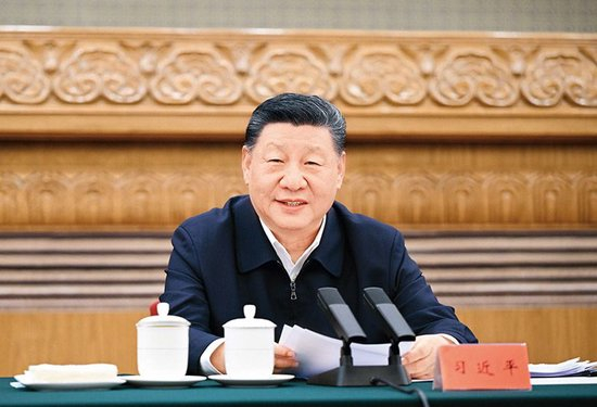 2025年2月17日，中共中央总书记、国家主席、中央军委主席习近平在京出席民营企业座谈会并发表重要讲话。新华社记者谢环驰/摄