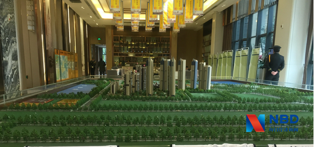 武汉某楼盘销售中心 &nbsp;图片来源 每经记者 刘柏 摄