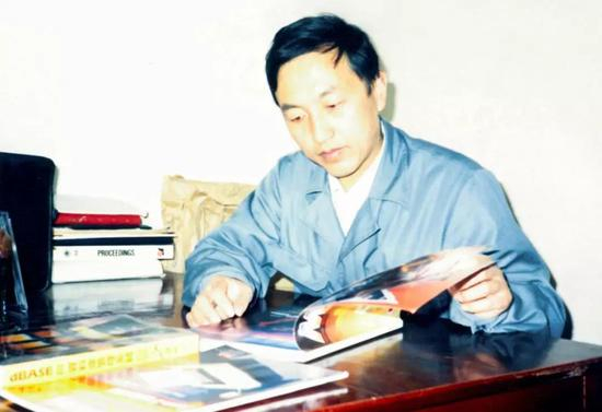  柳传志早期照片