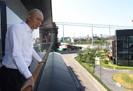 首钢工舍精品酒店可饱览首钢别具一格的厂区风光