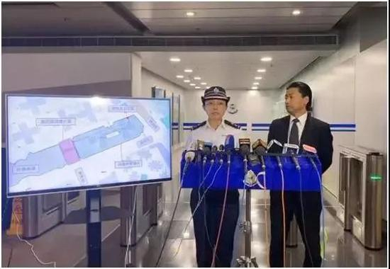 　　▲东九龙总区高级警司（行动）傅逸婷（左）及东九龙总区刑事总部警司（行动） 胡家欣（右）在记者会上进行情况说明（图源：香港“橙新闻”）