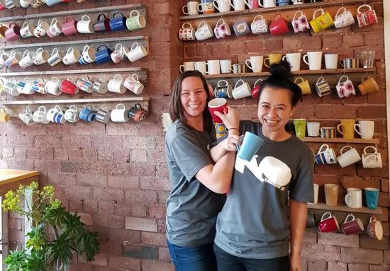  亚历山德拉·奥布赖恩（左）&nbsp;图&nbsp;via Broadsheet